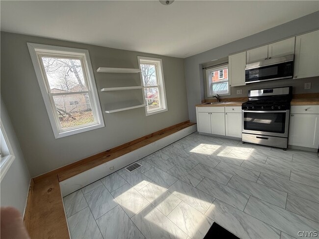 Photo - 250 W 2nd St