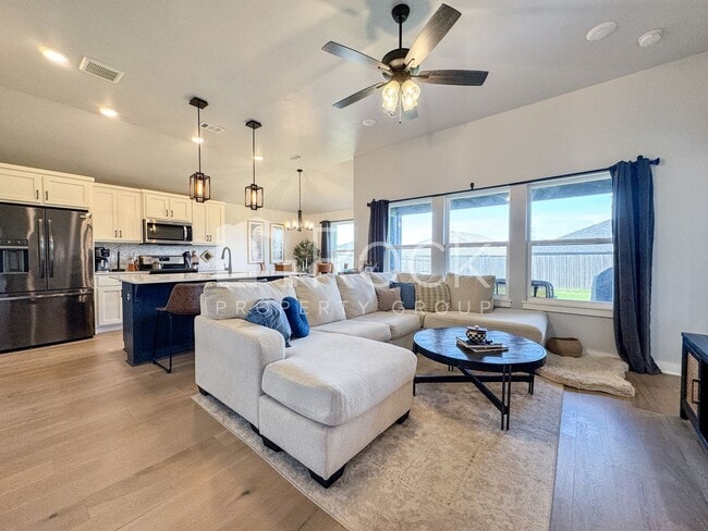 Photo - 3-bedroom home with Storm Shelter in Westmoore area