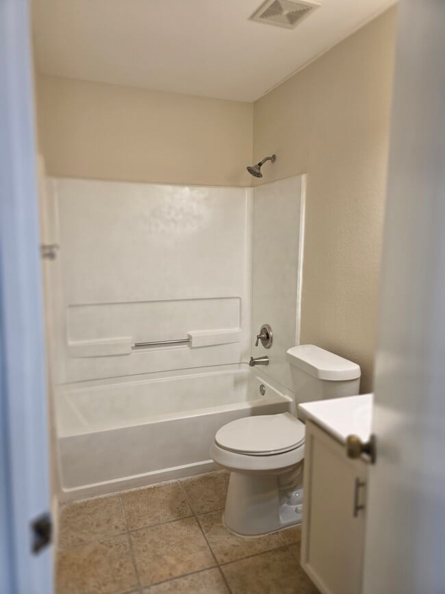 Photo - 14227 Wetmore Bend