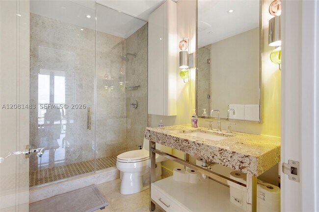 Building Photo - 9705 Collins Ave Unit 1403N