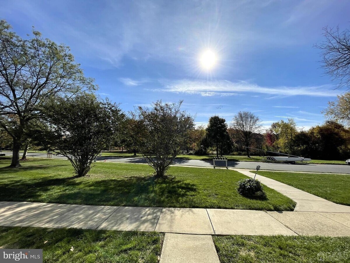 Photo - 4 Pond View Dr