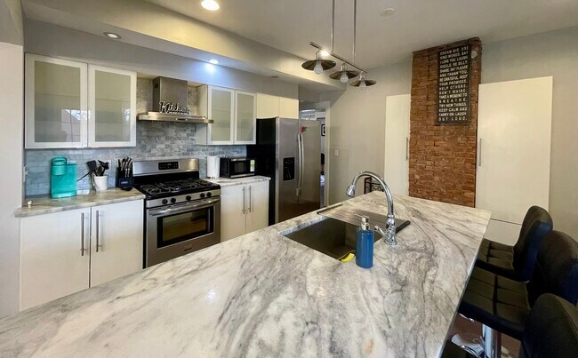 Photo - 108 Ferris Pl Unit 1