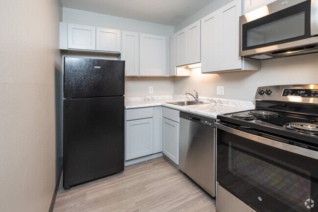 2BR, 1.5BA - 900SF - Kitchen