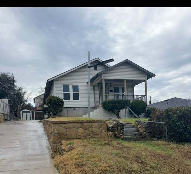 Building Photo - 2603 Ross Ave