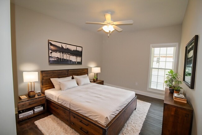 Photo - 33 Grove Cir