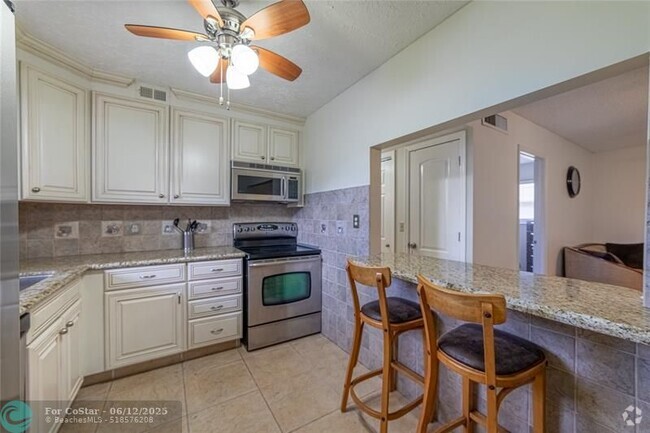 Building Photo - 701 Lori Dr Unit 205 Rental