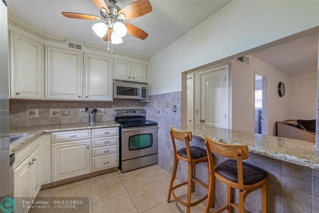 Building Photo - 701 Lori Dr Unit 205 Rental