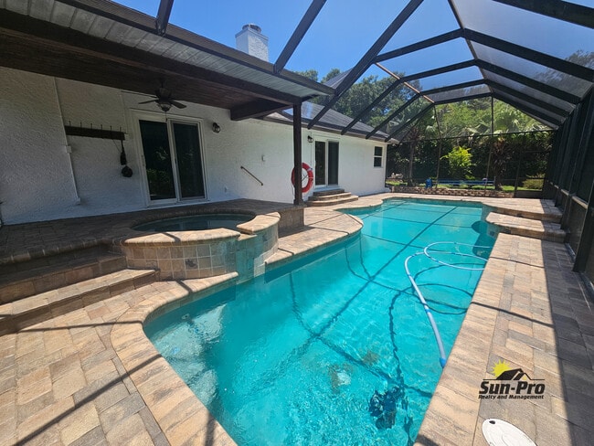 Photo - 139 Riverwalk Ct