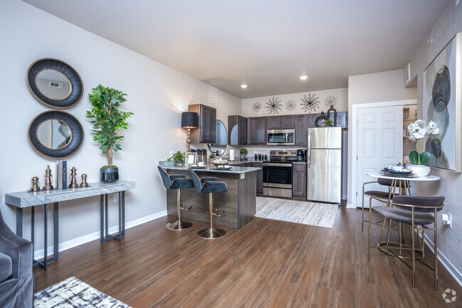 PH II-Custom Deluxe III-2BR, 2BA - 1,093 SF