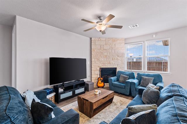 Photo - 2517 Amistad Ln