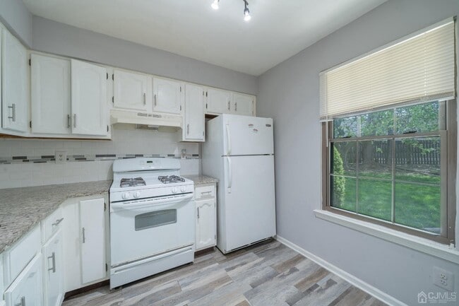 1612 Woodbridge Commons Way