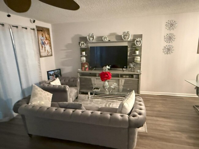 Photo - 2828 Casita Way Unit 211