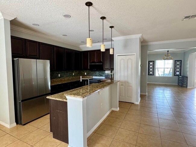 Photo - 520 SW Dailey Ave