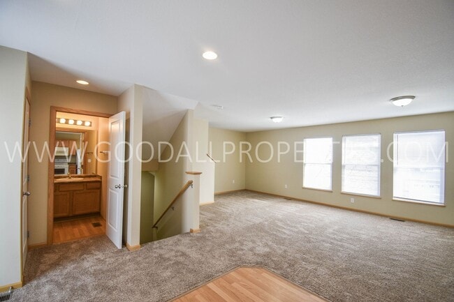 Photo - WINTER SPECIAL!! $1425 for a 2 Bedroom, 2.5 Bath Townhome in Urbandale near the walking trails!!!