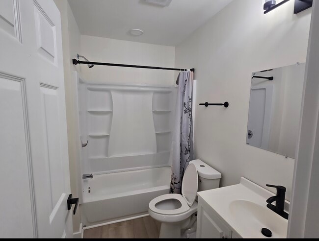 Photo - 986 Eldridge Ave