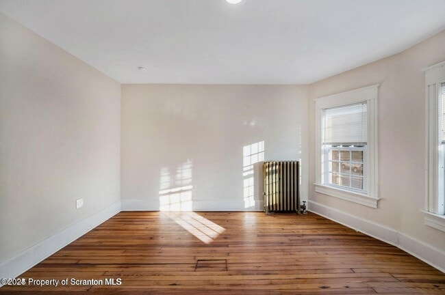 Photo - 811 Grandview St