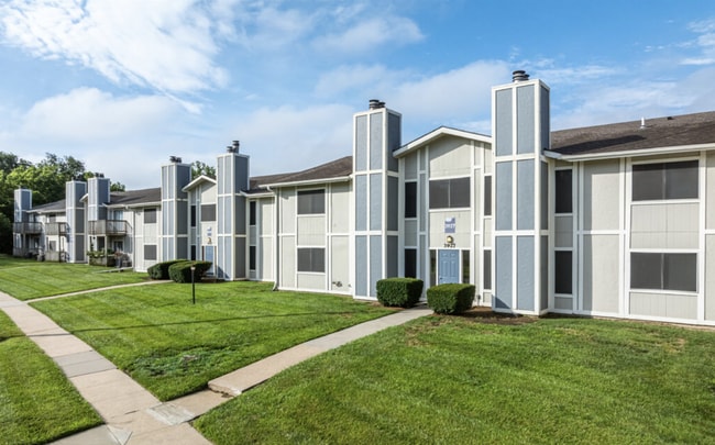 Building Photo - Whitehall Apartments