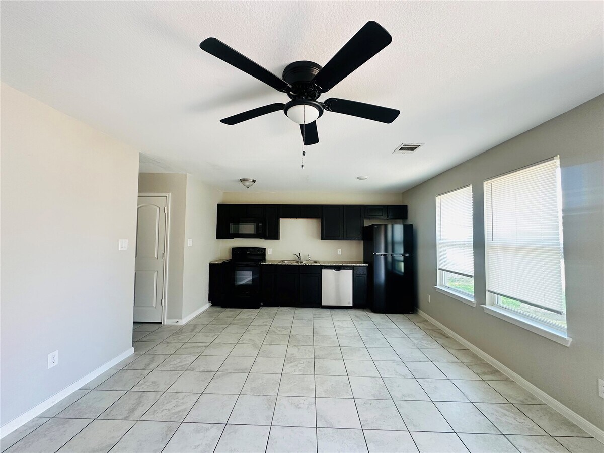 Photo - 16698 E Forrestal St