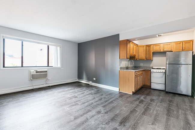 Photo - 6201 N Kenmore Ave