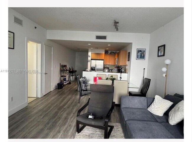 Building Photo - 1060 Brickell Ave Unit 1613