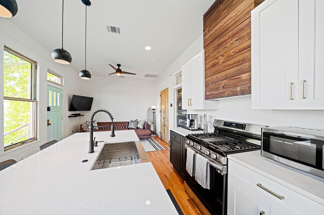 Photo - 540 Adams St Unit 2 bed Adams