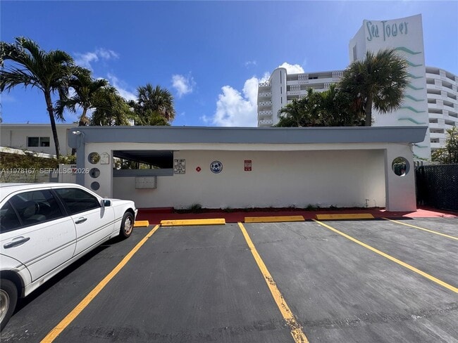 Building Photo - 2900 N Ocean Blvd Unit 1
