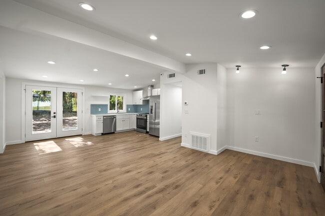 Photo - 1608 Madrid Ave