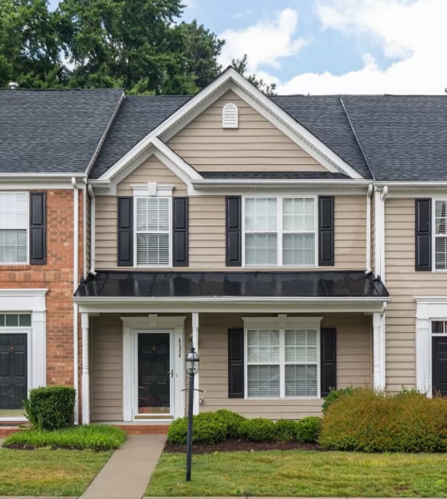 Photo - Gorgeous Townhome in Western Henrico!