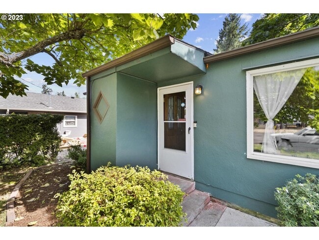 Photo - 3Bd/1Ba Mid Century Home In Canby~ A/C, 2 Additional Storage, and Spacious Yard!!!