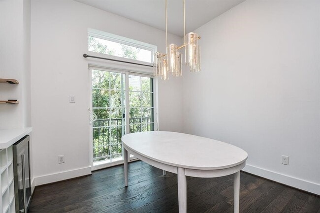 Photo - 1515 Weber St