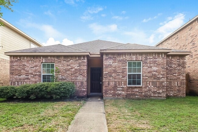 Building Photo - 8119 Almera Falls Dr