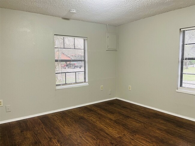 Photo - 166 Sycamore Dr