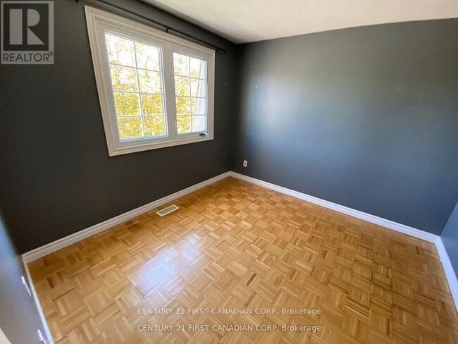 Photo - 1401 Wonderland Rd N