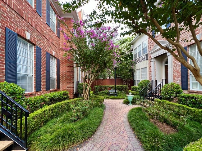 Photo - 6831 Staffordshire Blvd