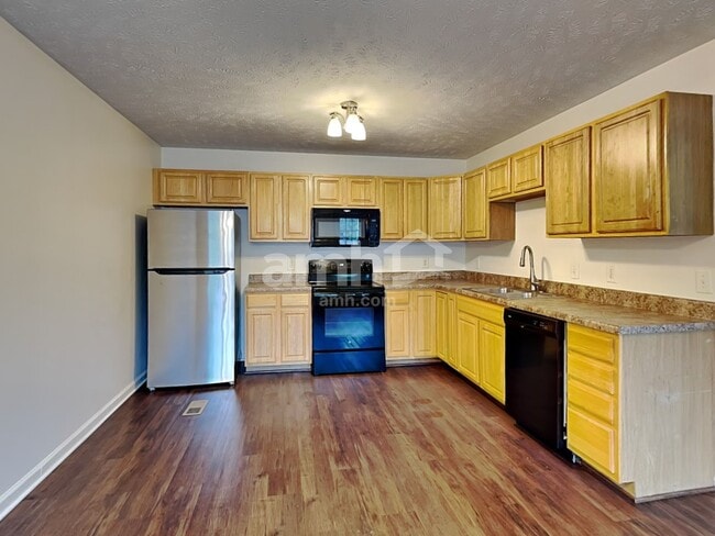 Photo - 2935 Greentree Dr