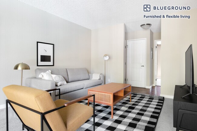 Photo - 877 Heatherstone Way Unidad FL2-ID442