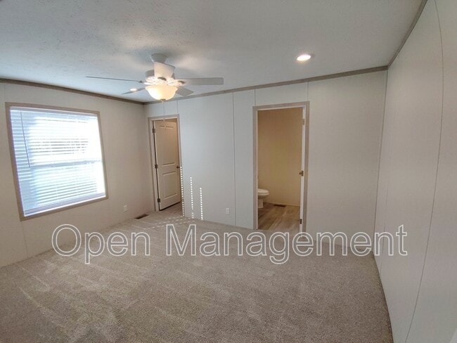 Photo - 24 Erin Ln