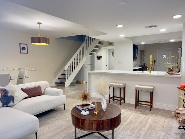 Photo - 568 N University Dr