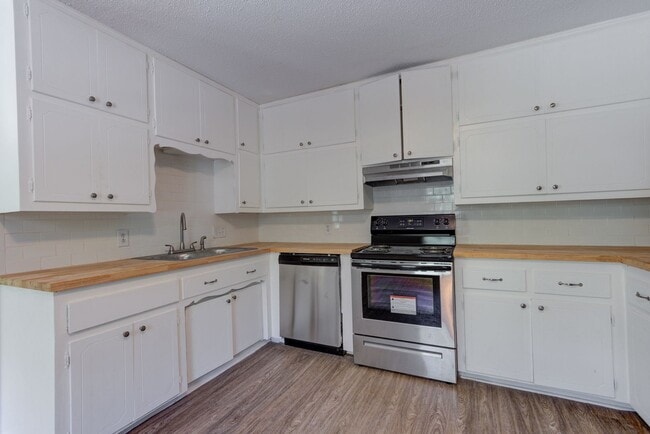 Photo - The Azalea: 1 & 2 Bedroom Apartments