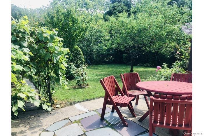 Photo - 82-19 Utopia Pkwy