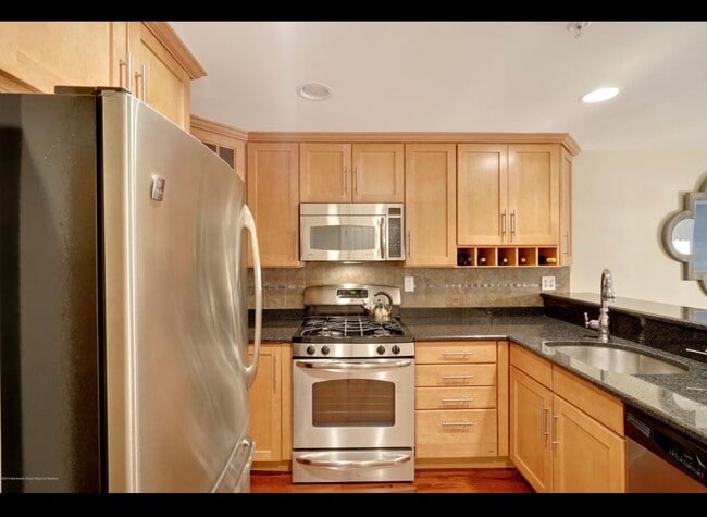 State of the art appliances - 22 W Front St Unit 303
