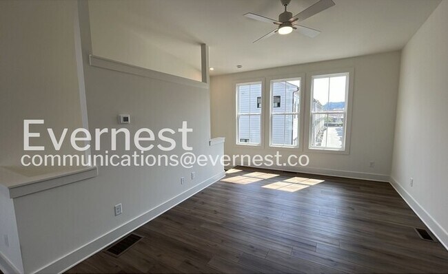 Photo - 724 Belletrace Cir