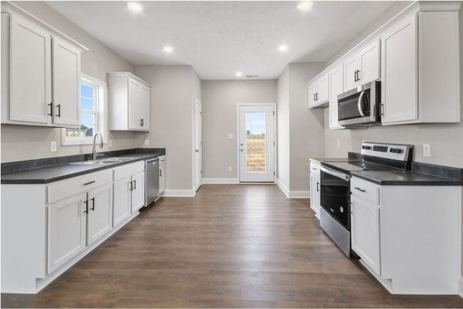 Photo - 406 St George Wy