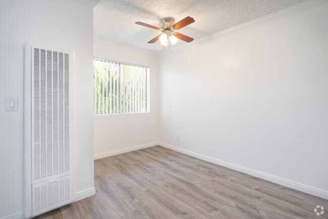 2BR, 2BA - 888SF - Dining Room