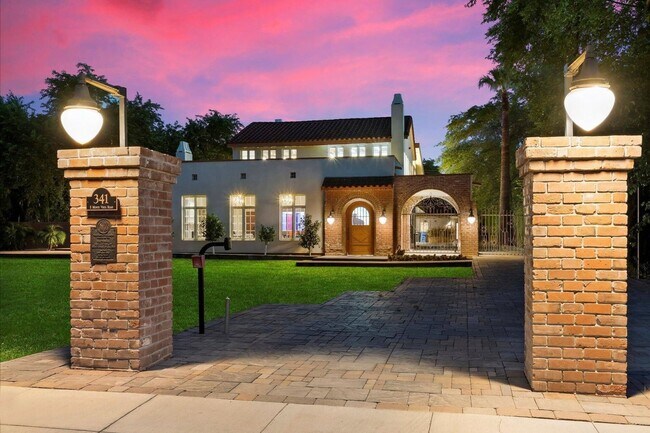 Photo - The Estate in Phoenix