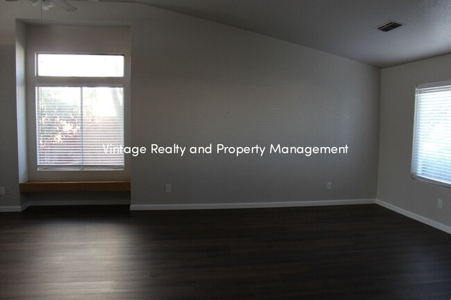 Photo - Recently Updated 3 Bedroom Home That Is Ready To Go!!!
