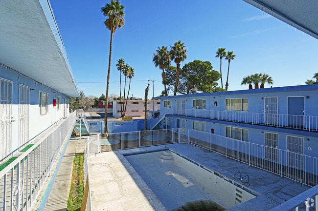 Photo - Skyline Suites