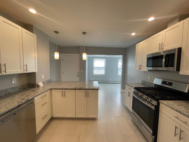 Photo - 356 Somerville Ave Unidad 3