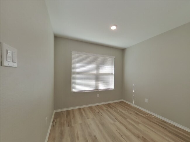 Photo - 17588 Rosewood Manor Ln