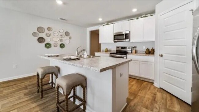 Photo - 2551 Arbordale Lp